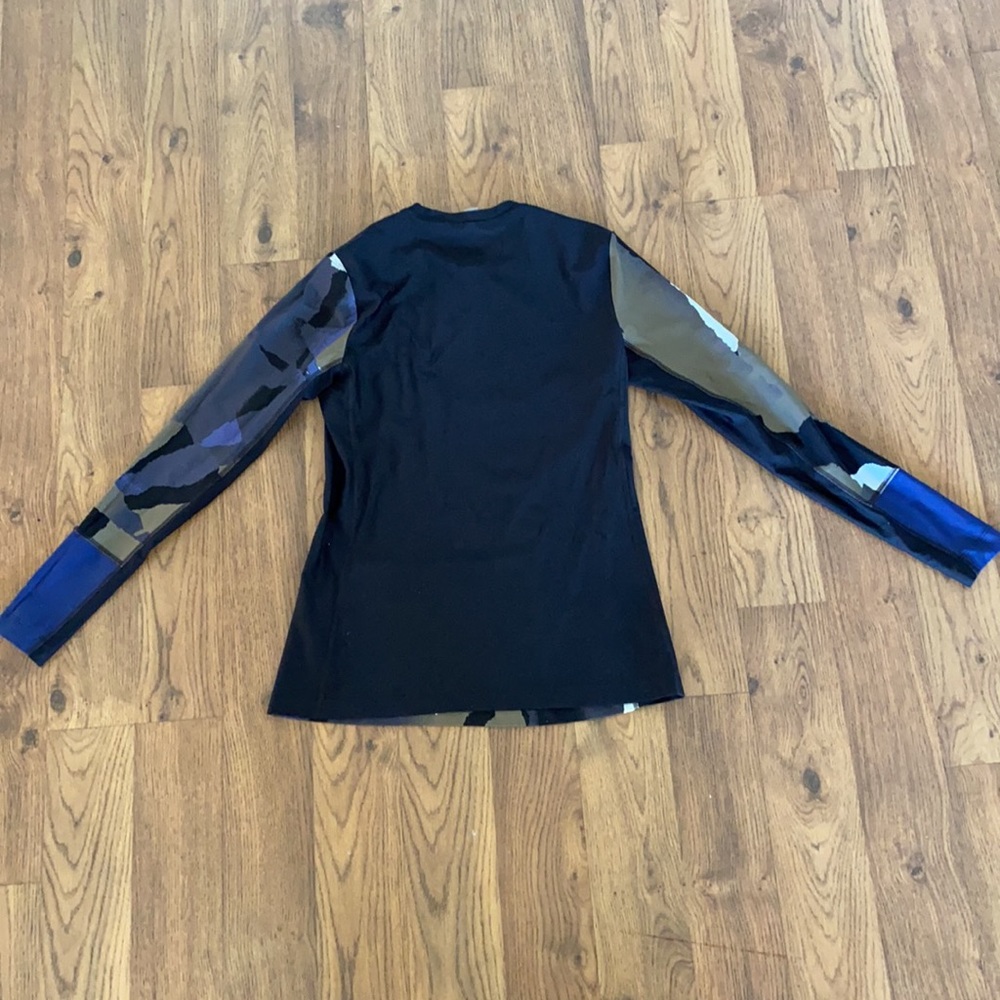Lole Swim/Surf Rashguard - Picture 3 of 7